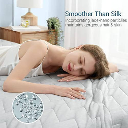 Ultra-Light Cooling Comforter with Dual-Texture Design for Summer