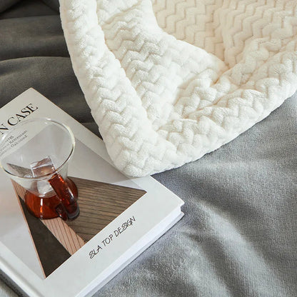 Soft and Luxurious Fleece Blanket | Lightweight & Warm | Versatile Use