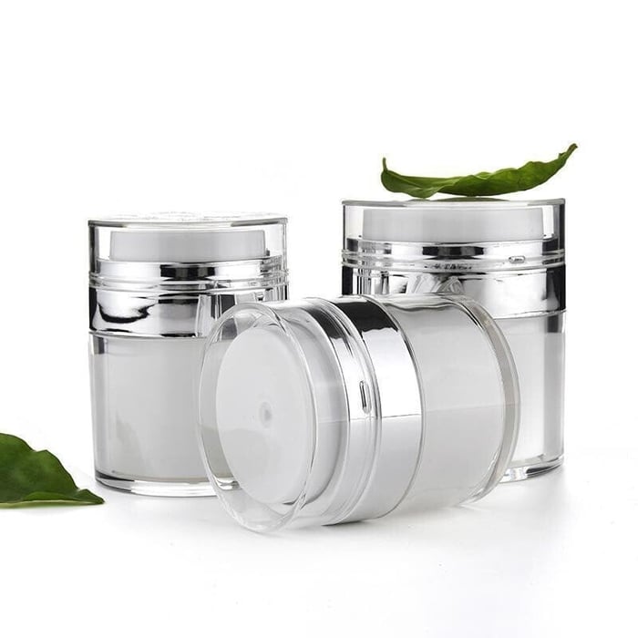 Travel-Ready Skincare Organizer – Keeps Your Products Fresh and Clean