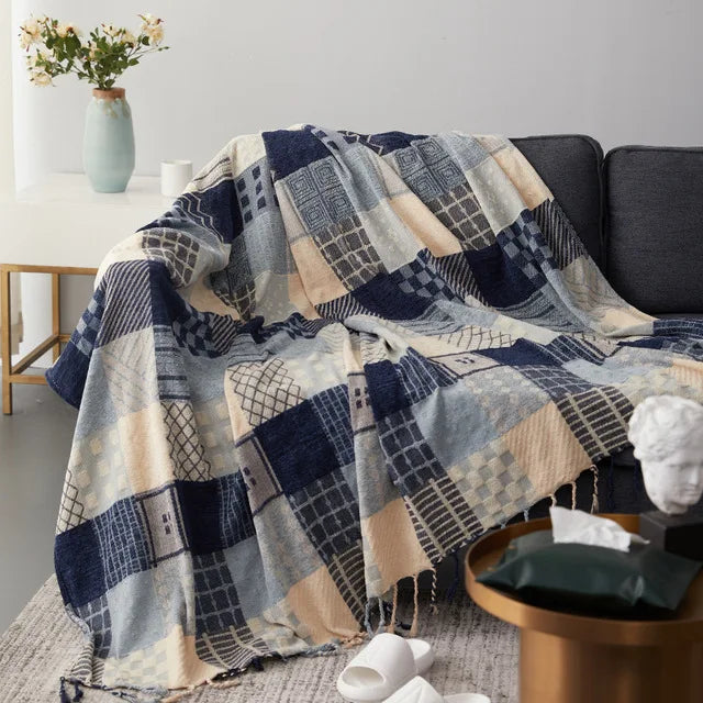 Tassel Blanket - Year-Round Comfort and Style with Gentle Warmth