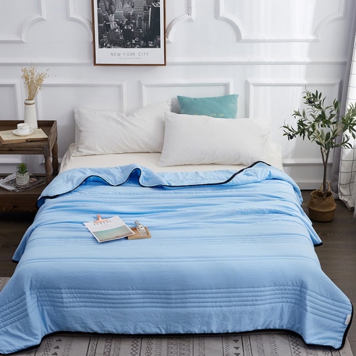 Breathable Cooling Blanket for a Comfortable Night's Sleep