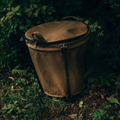 Collapsible 20L Outdoor Trash Can with Waterproof Liner and Zippered Top