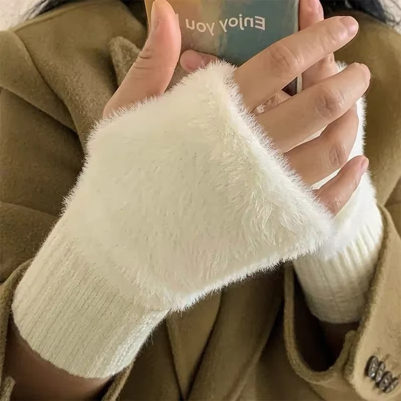 Soft Mink Fleece Gloves for Keeping Your Hands Warm