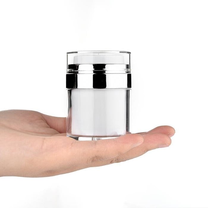 Travel-Ready Skincare Organizer – Keeps Your Products Fresh and Clean
