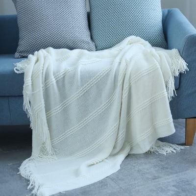 Textured Knit Blanket with Stylish Fringes for Cozy Living