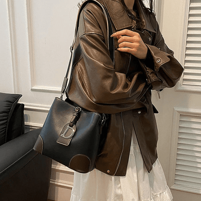 Elegant Leather Shoulder Bag – Stylish Design
