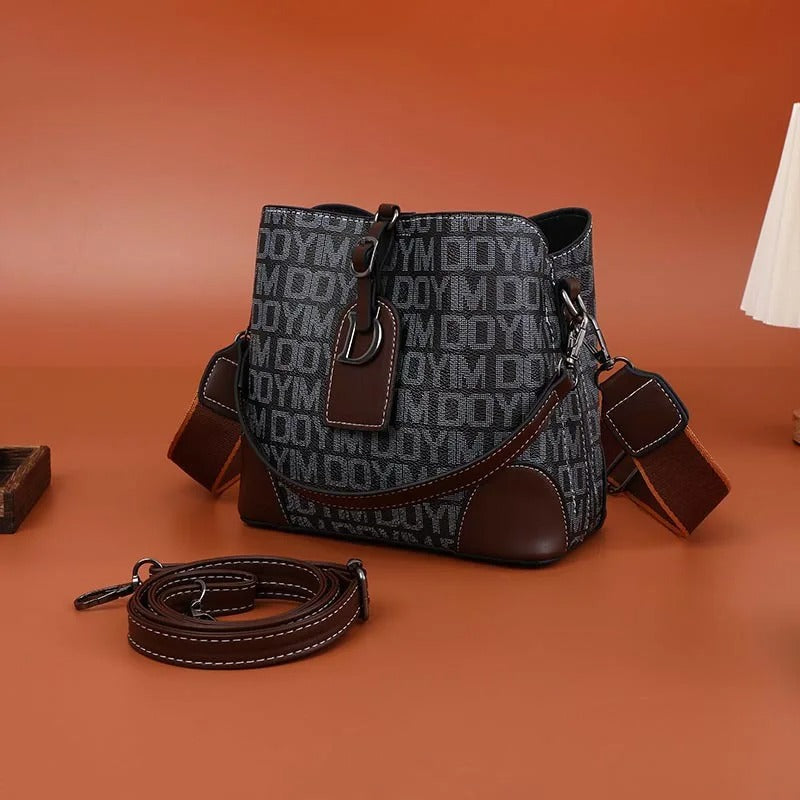 Elegant Leather Shoulder Bag – Stylish Design