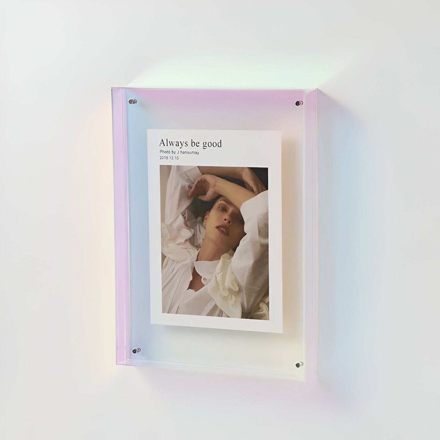 Clear Acrylic Photo Frame – Contemporary Minimalist Showcase
