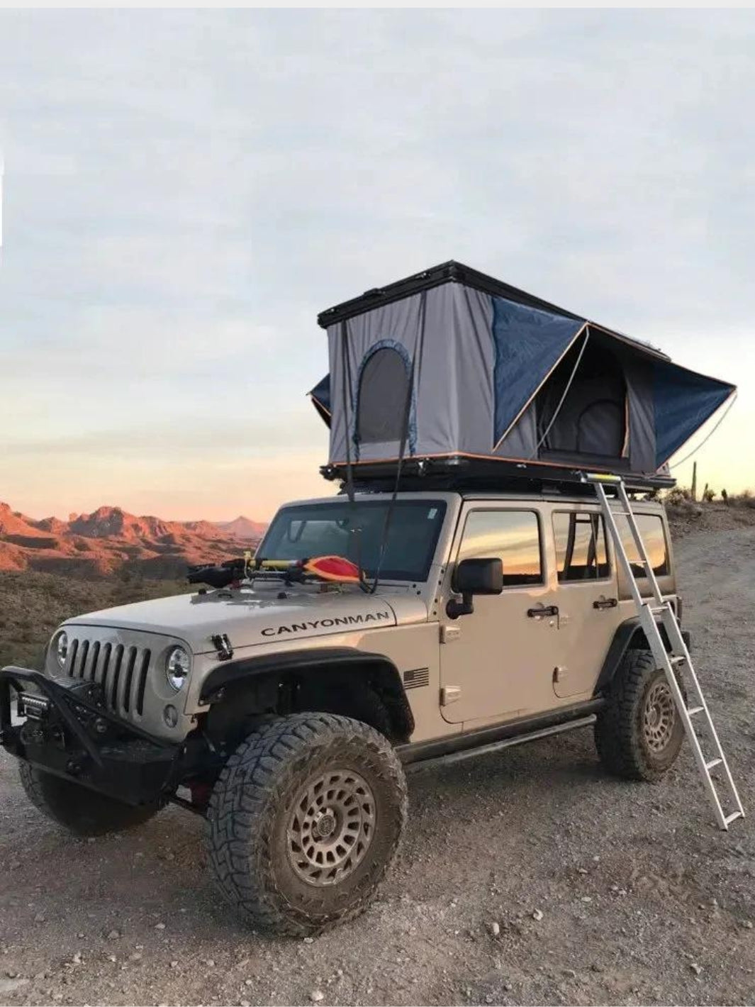 Off-Road Vehicle Rooftop Tent - 4x4 Size