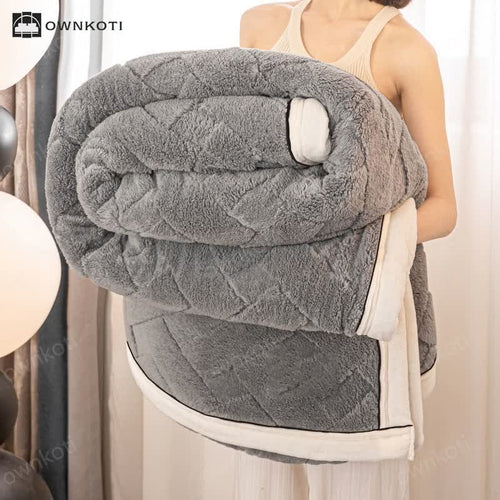 Lightweight Cozy Throw Blanket for Soft Warmth and Comfort