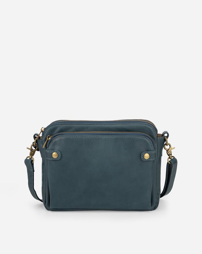 Sleek Leather Crossbody Bag for Everyday Essentials
