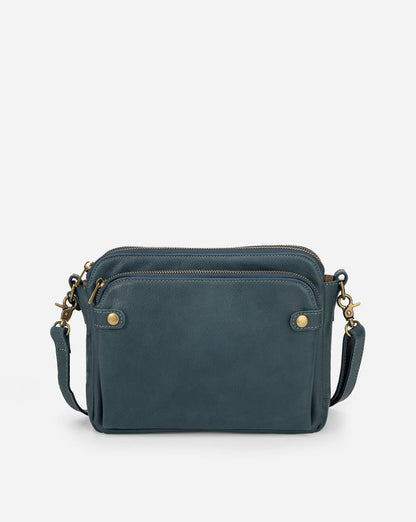 Sleek Leather Crossbody Bag for Everyday Essentials