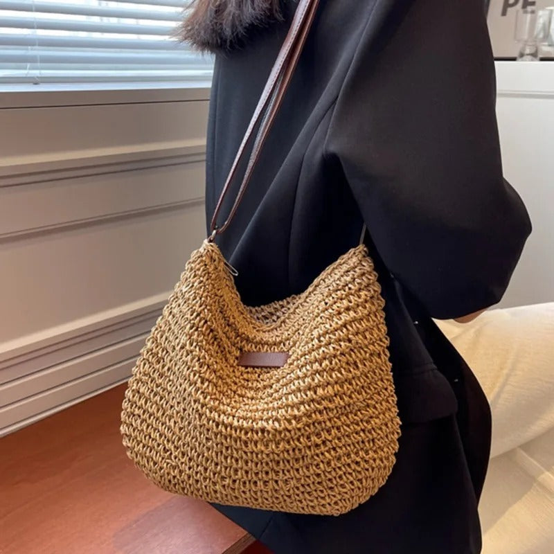Isabelle Women's Handbag – Practical Size with Minimalist Style