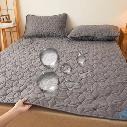 Winter Bed Cover - Quilted Waterproof Mattress Protector with Elastic