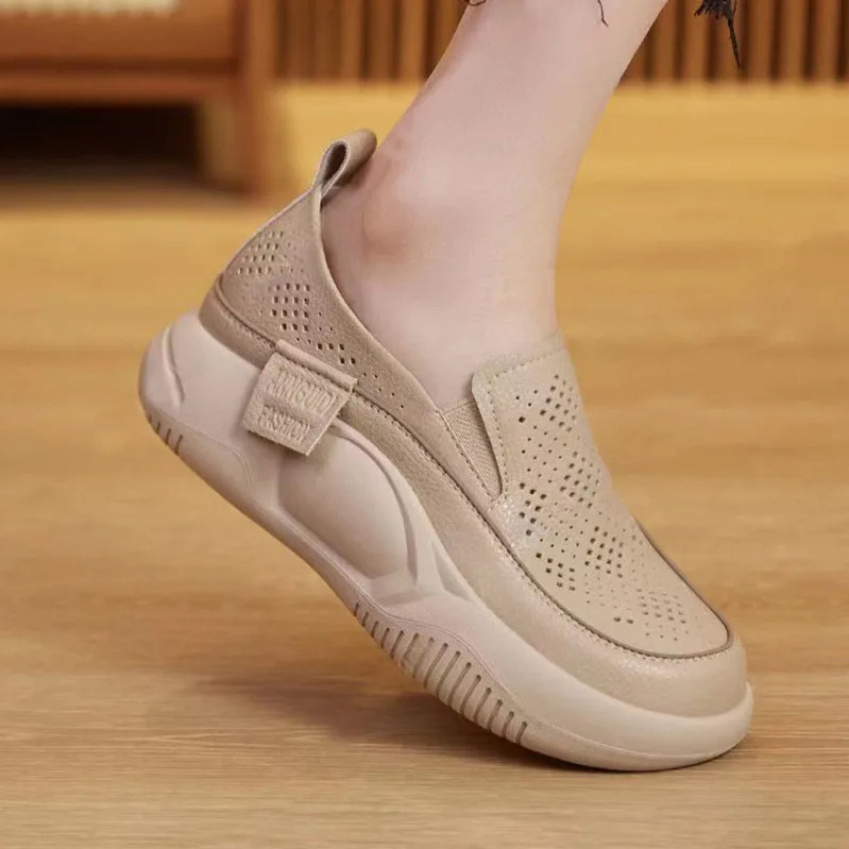 Retro Platform Sneakers for Women - Casual Slip-On Loafers