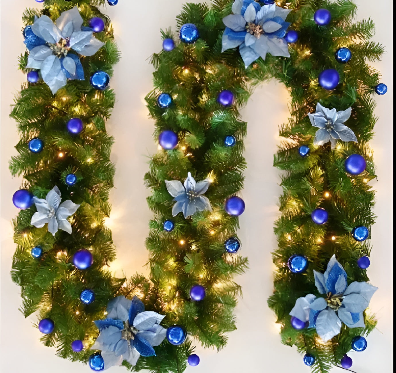Warm White LED Christmas Garland in Rattan Style - 270 cm Decorative Light