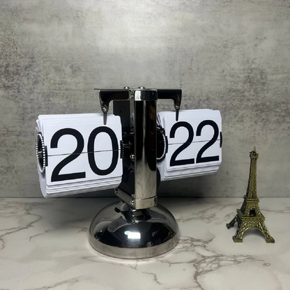 Retro Style Automatic Flip Clock for Desk
