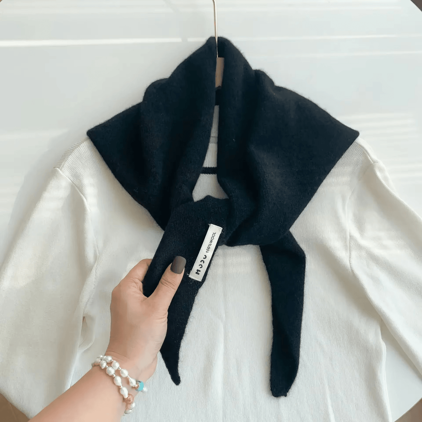 Triangle Knit Scarf – Soft Wool Blend for Warmth and Style