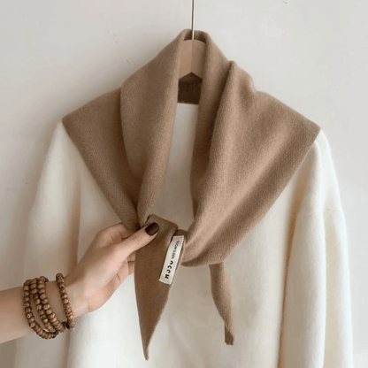Triangle Knit Scarf – Soft Wool Blend for Warmth and Style