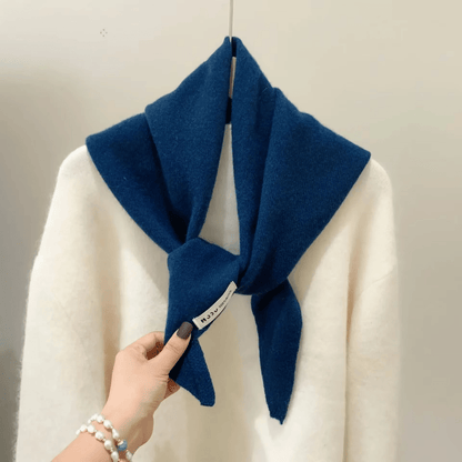 Triangle Knit Scarf – Soft Wool Blend for Warmth and Style
