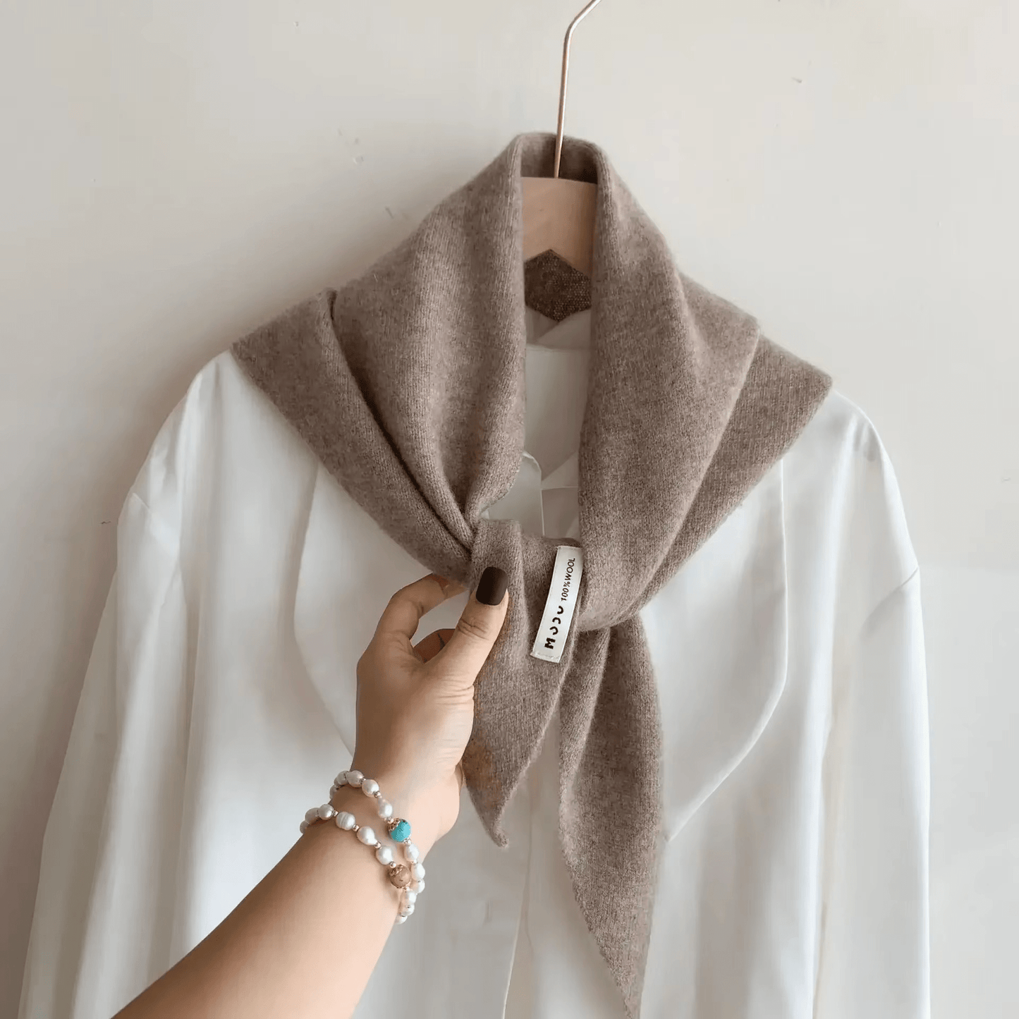 Triangle Knit Scarf – Soft Wool Blend for Warmth and Style