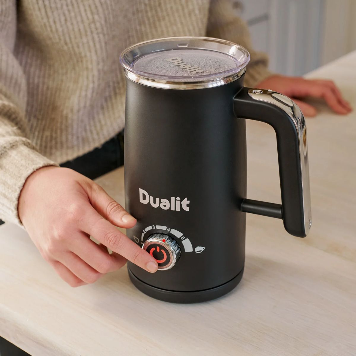 FrothMaster Pro: Electric Milk Frother for Creamy Delights