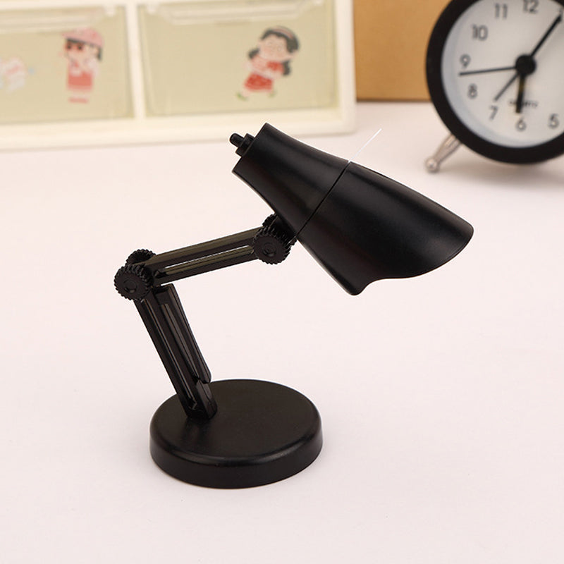 Compact Magnetic Desk Light for Cozy Evenings