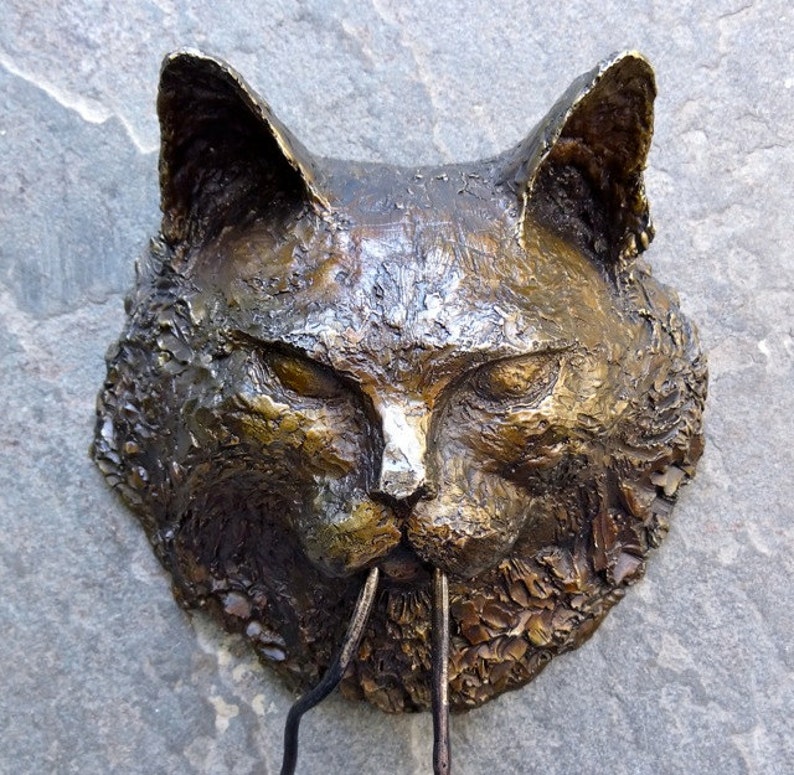 Playful Welcome Touch for Cat Lovers