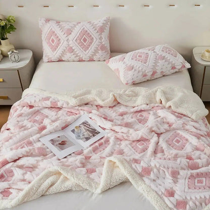 Double-Layered Velvet and Lambswool Blanket - Thick and Cozy - Geometric Throw for Sofa and Bed