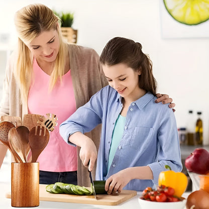 7-Piece Kitchen Utensil Set in Wood for Cooking and Pans