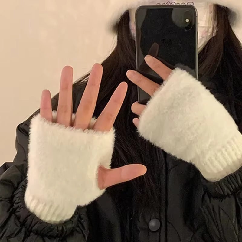 Soft Mink Fleece Gloves for Keeping Your Hands Warm