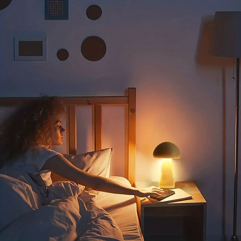 Dimmable Table Lamp in Mushroom Shape