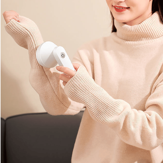 FluffAway Fabric Shaver: Revitalize Your Wardrobe