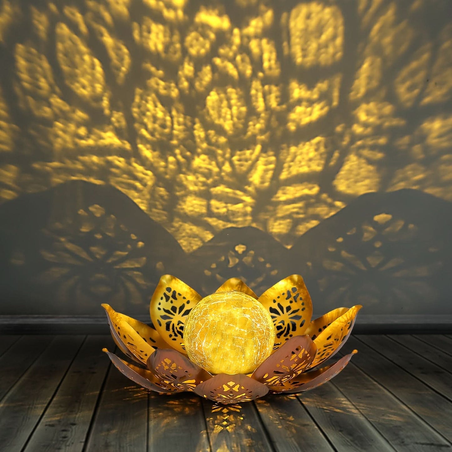 Solar Garden Lamp in Lotus Design