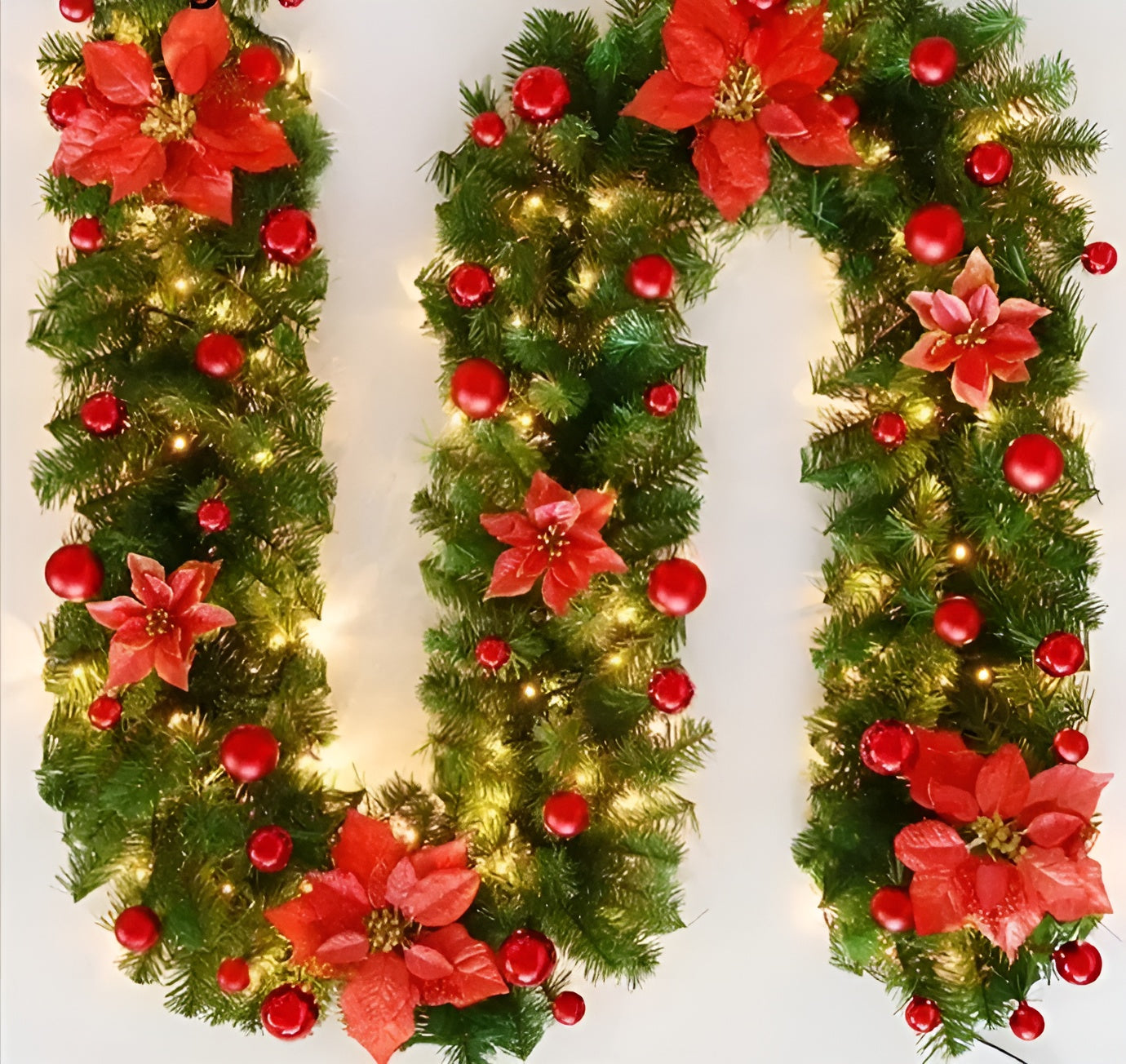 Warm White LED Christmas Garland in Rattan Style - 270 cm Decorative Light