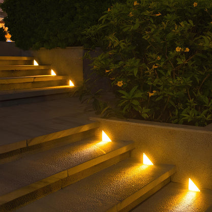 Weather-Resistant Outdoor Solar Stair Lighting for Modern Aesthetics