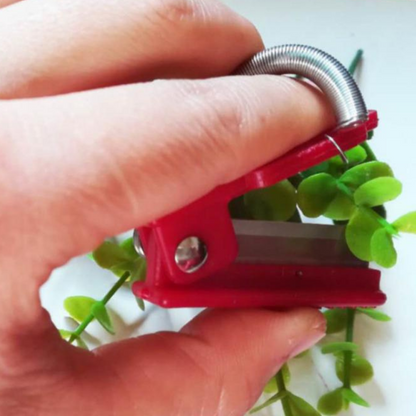 Fruit Picker for Quick Harvesting Without Bruising or Damage