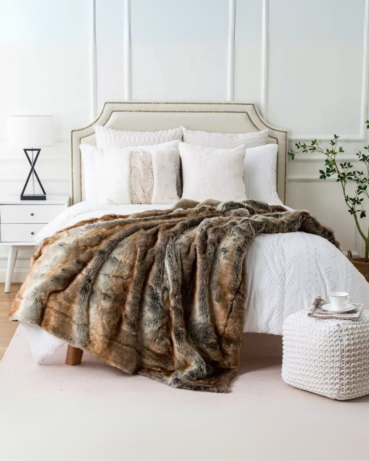 Chic Faux Fur Throw Blanket for Stylish Home Decor