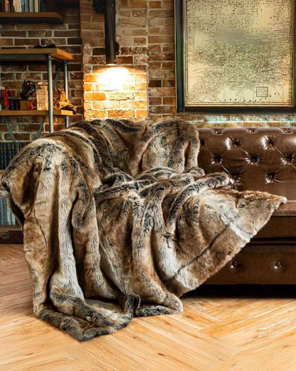 Chic Faux Fur Throw Blanket for Stylish Home Decor