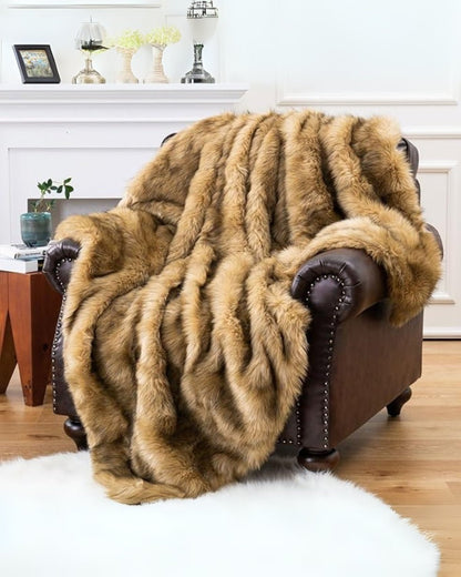 Chic Faux Fur Throw Blanket for Stylish Home Decor