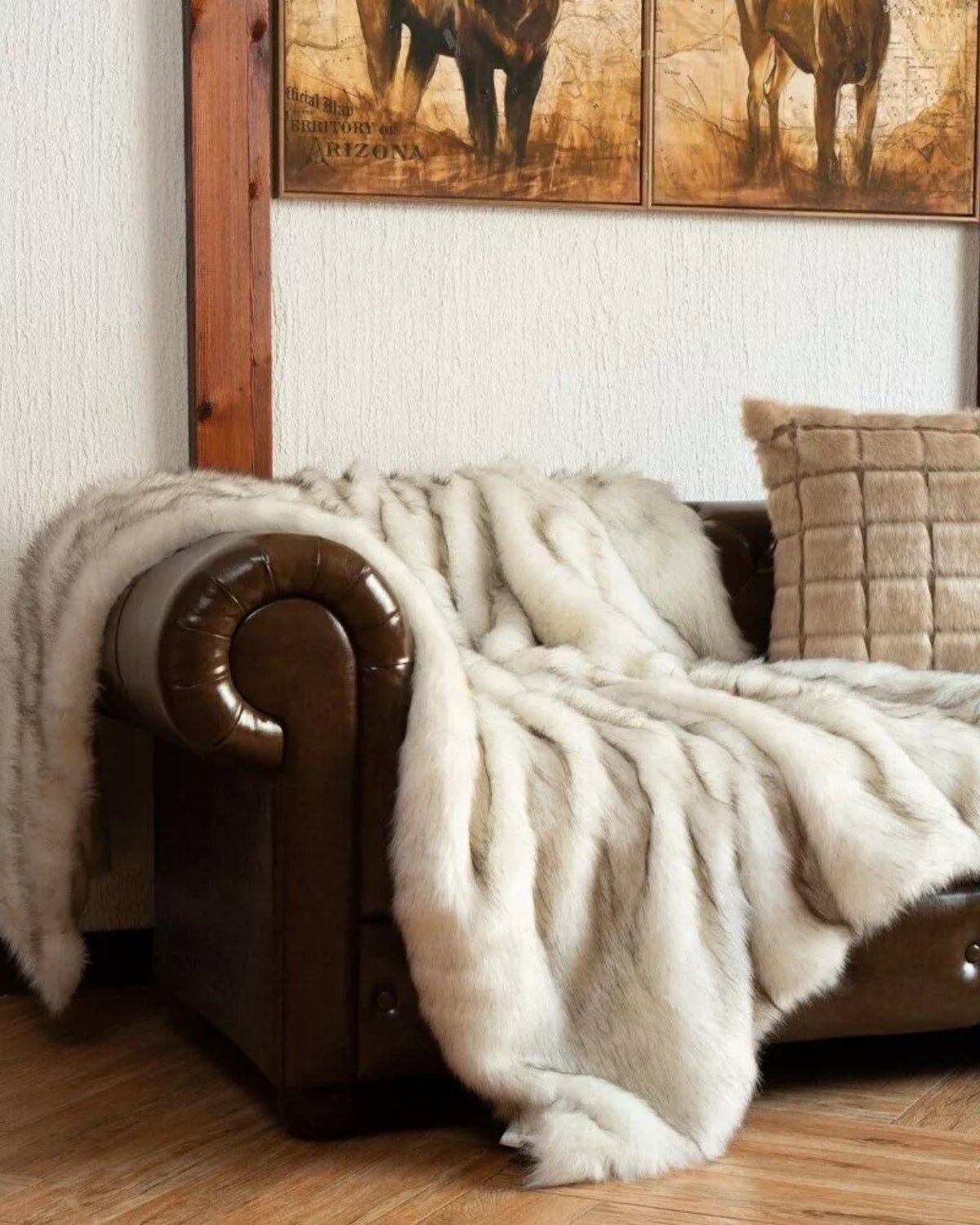 Chic Faux Fur Throw Blanket for Stylish Home Decor