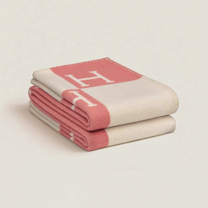 Elegant Isabelle Cashmere Blanket – Luxury Home Throw