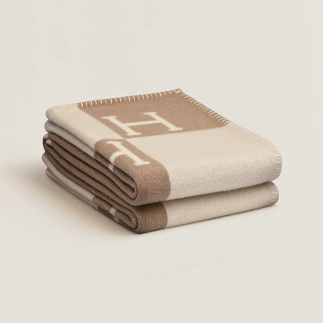 Elegant Isabelle Cashmere Blanket – Luxury Home Throw