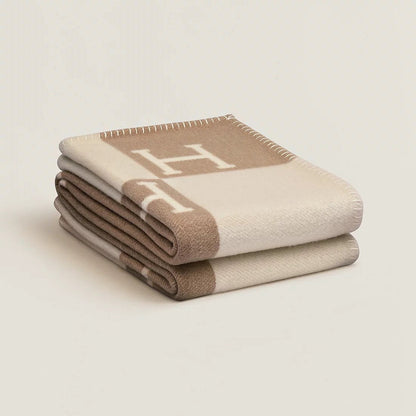 Elegant Isabelle Cashmere Blanket – Luxury Home Throw