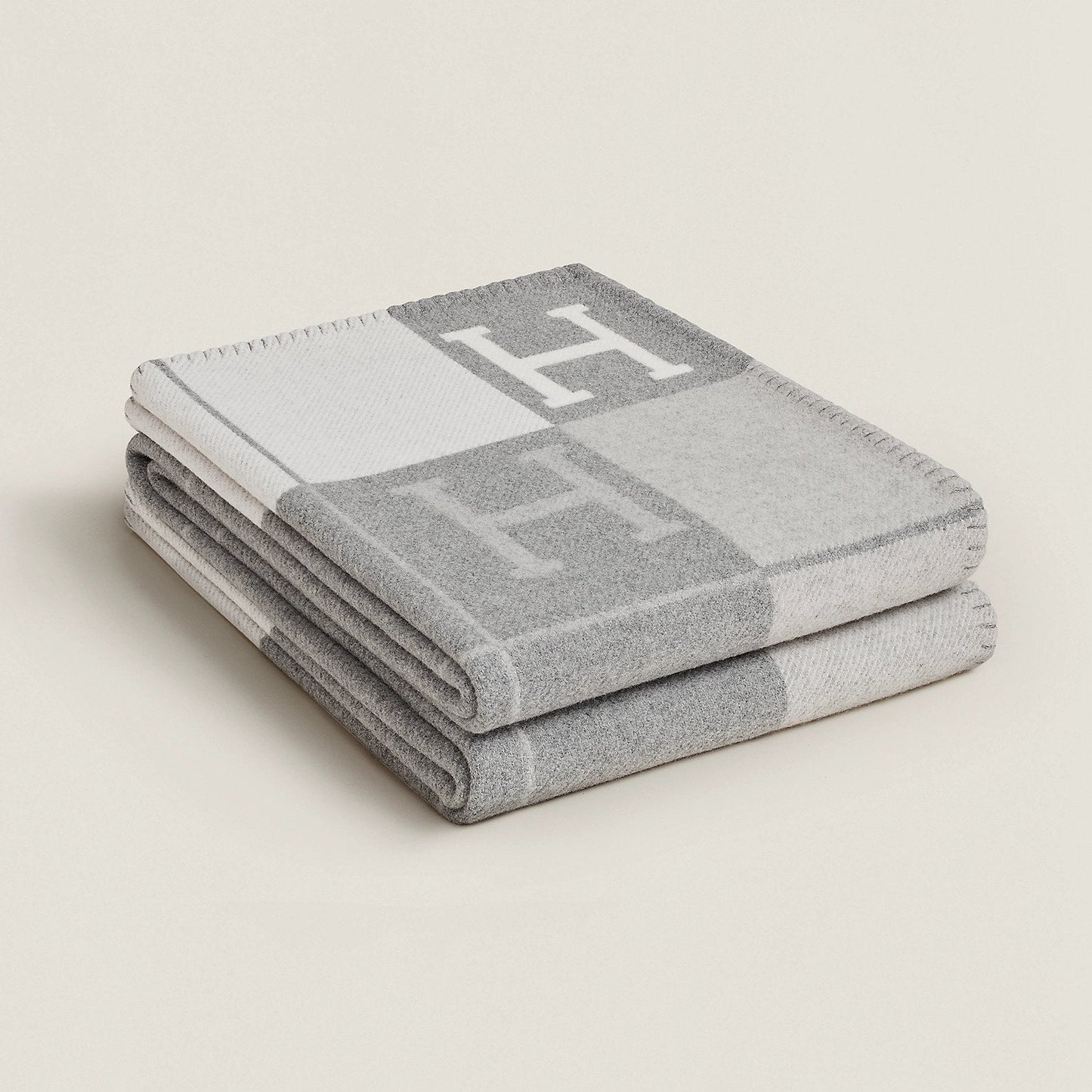 Elegant Isabelle Cashmere Blanket – Luxury Home Throw