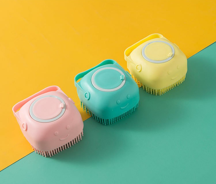 Gentle Pet Comb | Safe and Soft Brushing for Your Furry Companion