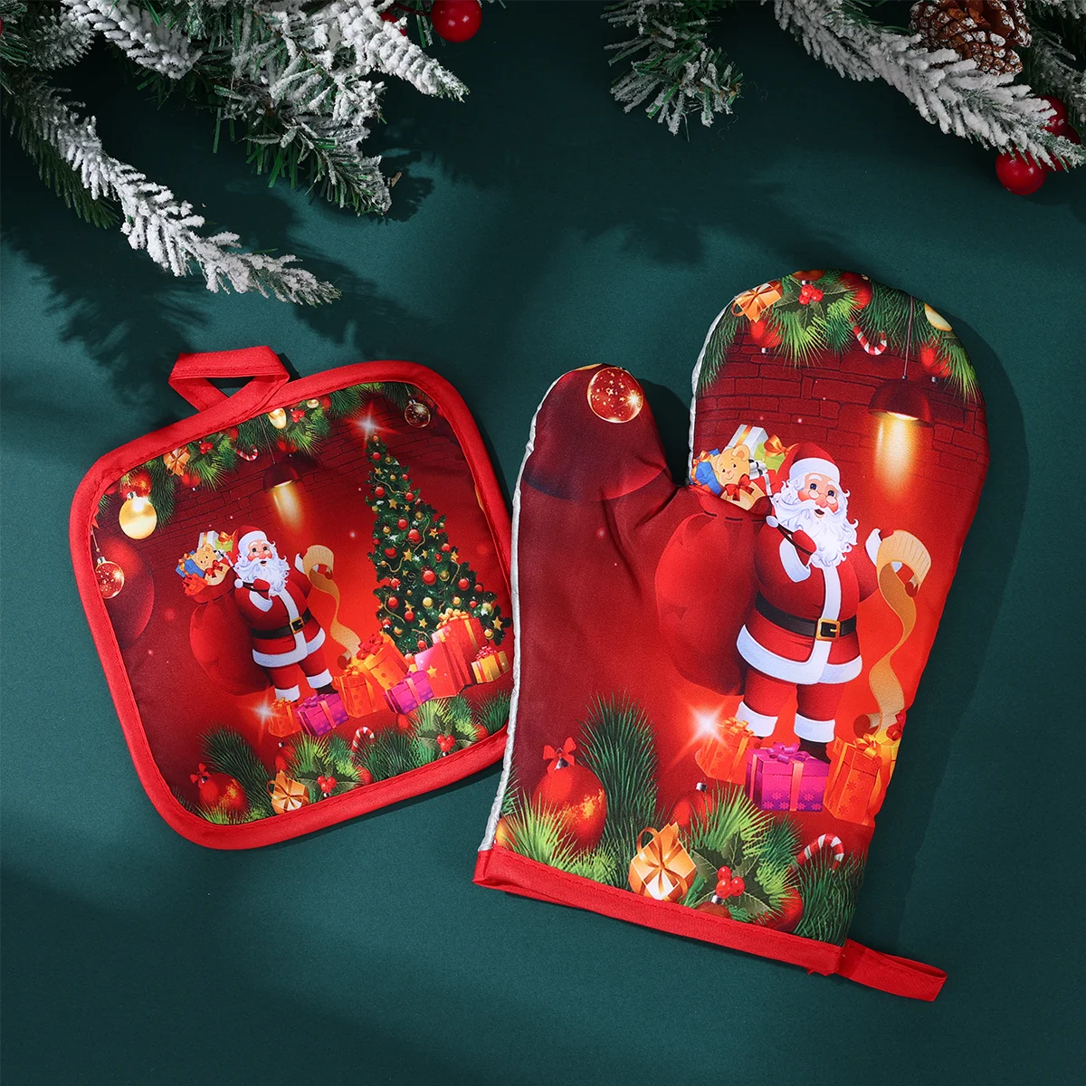 Festive Christmas Oven Mitts Set | Heat-Resistant Kitchen Gloves for Holidays
