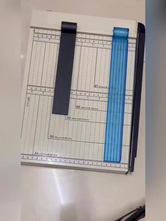 A4 Manual Paper Trimmer – Durable and Accurate Cutting Tool