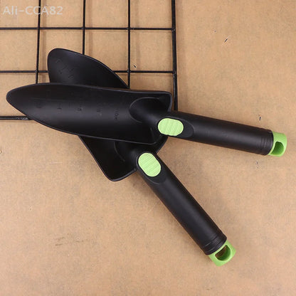 Compact and Durable Mini Hand Shovel for Soil and Sand