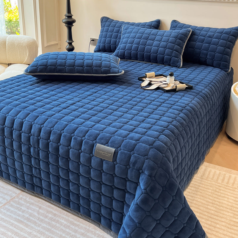 Soft and Elegant Bedspread with Modern Square Pattern